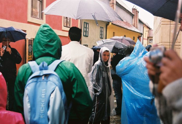 W deszczu