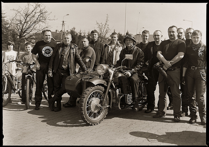 MOTOCYKLISCI