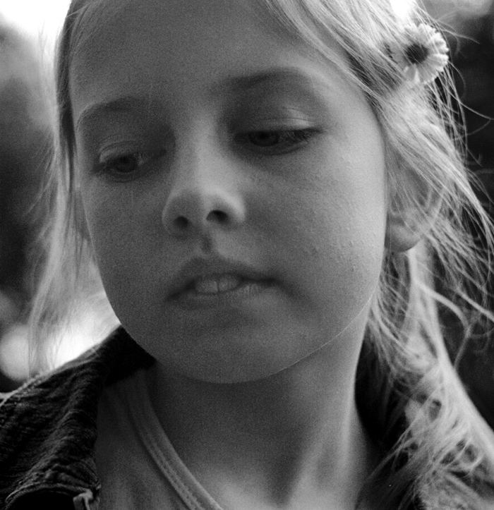 portret z rumiankiem