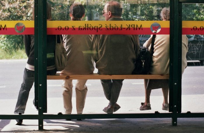 Czekając na autobus...