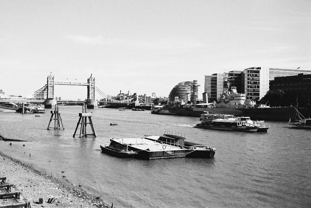 HSM Belfast i Tower Bridge