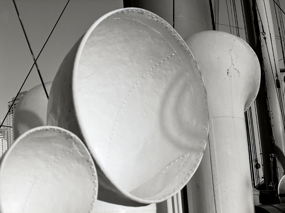 Halo? Poproszy panią zamniejscowy