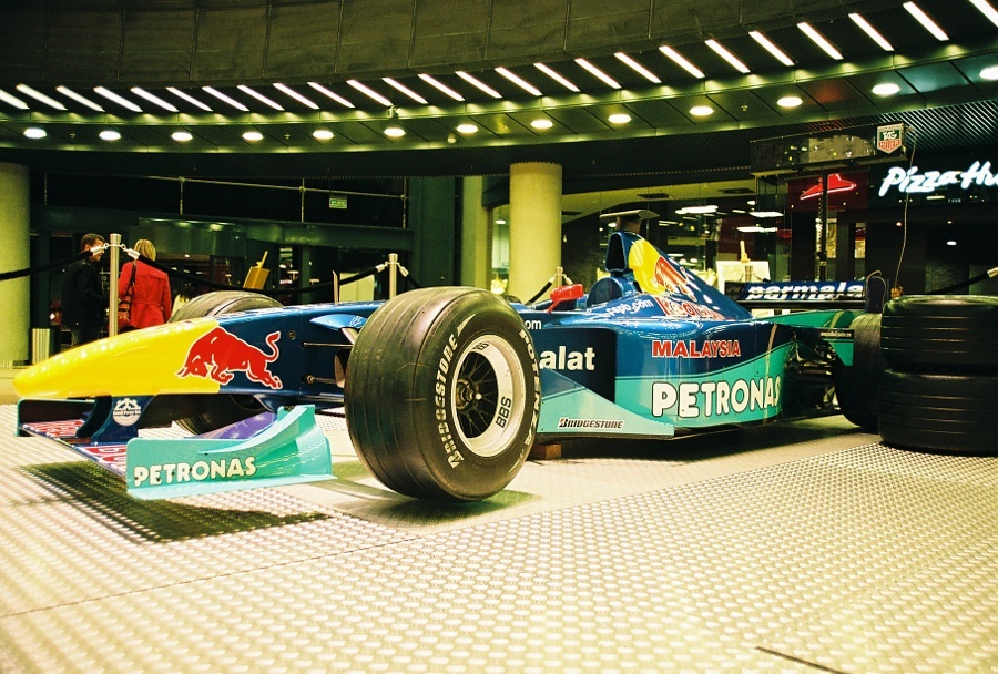 red bull z profilu