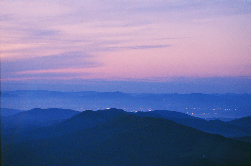 W górach przed świtem