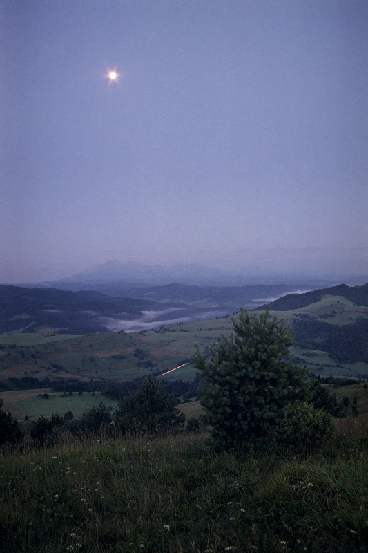 Księżyc nad Górami