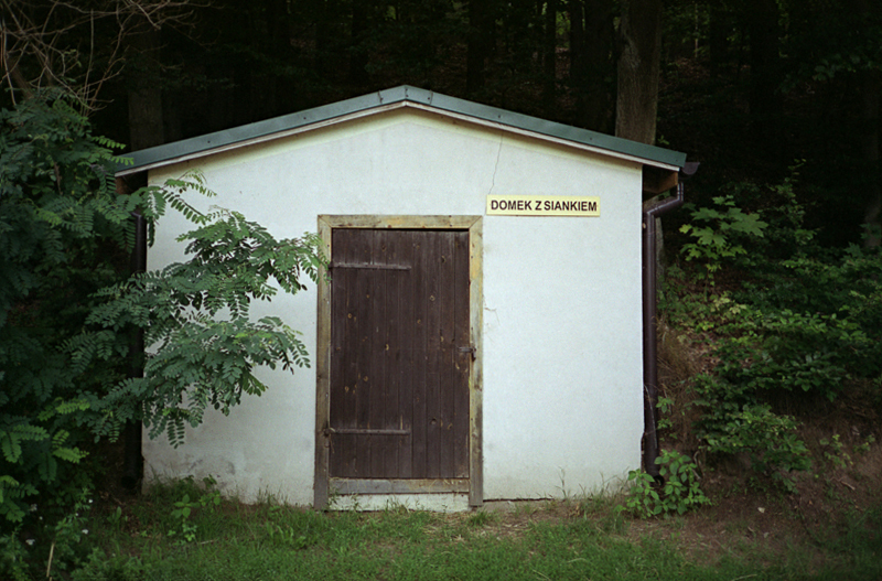 domek z siankiem