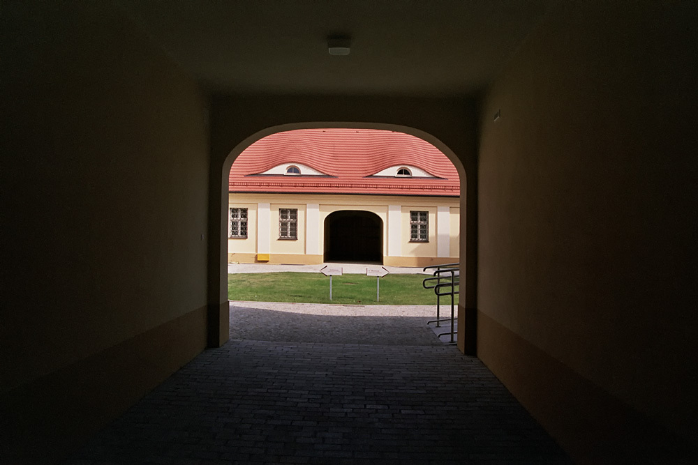 Bramy / z cyklu: Gniezno.