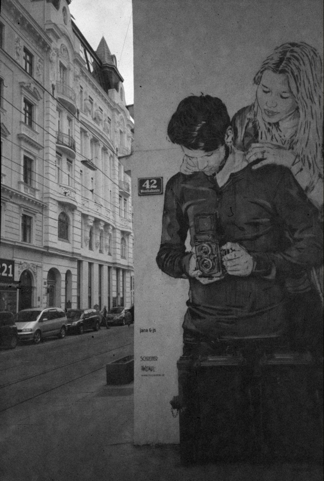 mural z aparatem