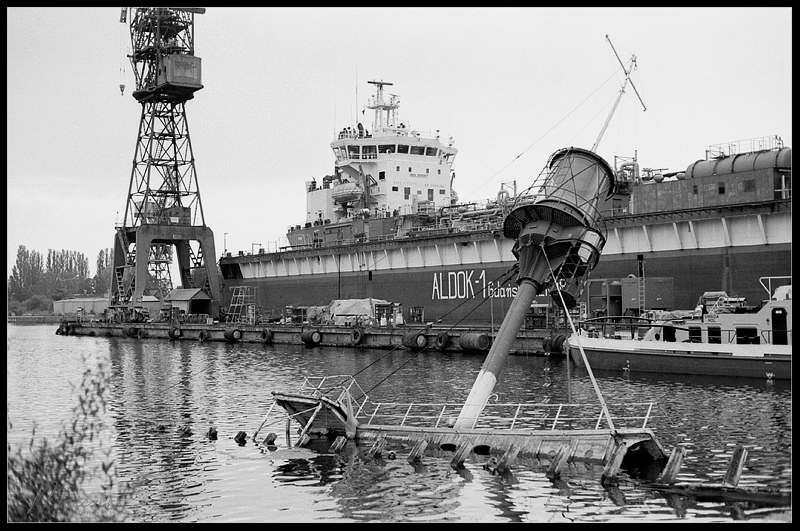 Beznadzieja. Navigare i tak dalej...