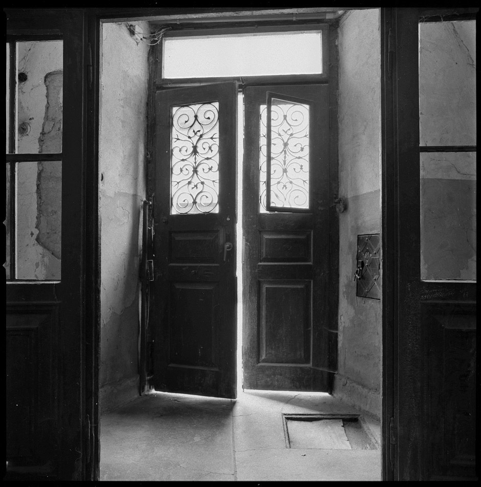 Drzwi wąsko otwarte...