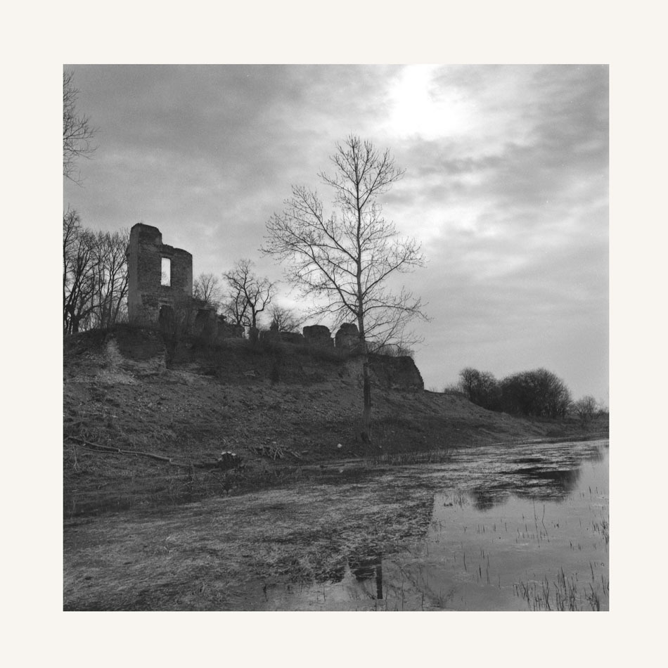 Zawieprzyce - ruiny zamku..