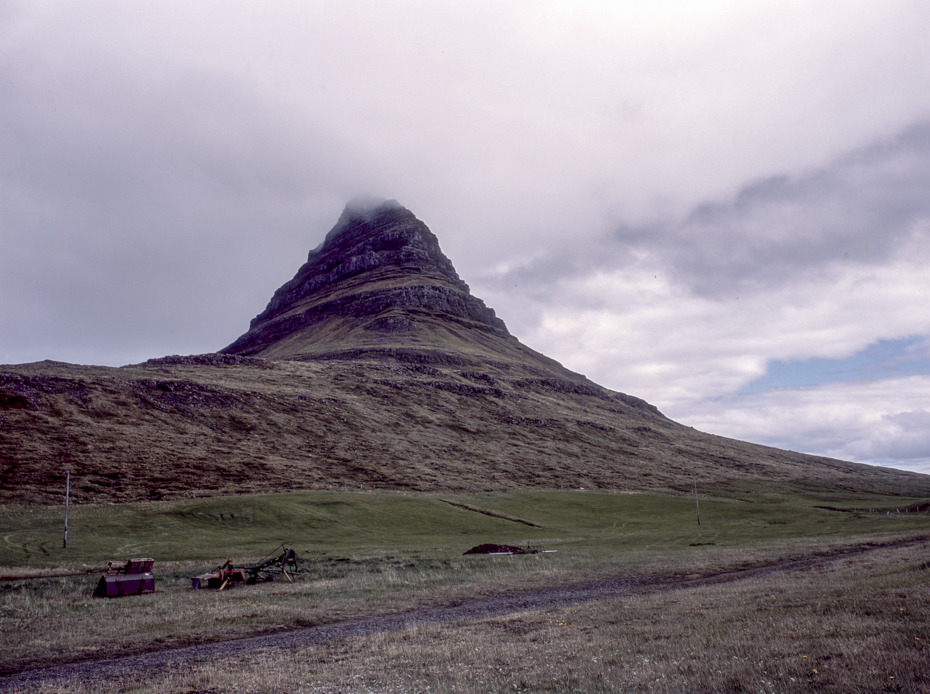 Iceland, Mt. Kirkjufell, Grundarfjordur