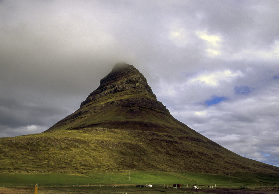 Iceland, Mt. Kirkjufell, Grundarfjordur2