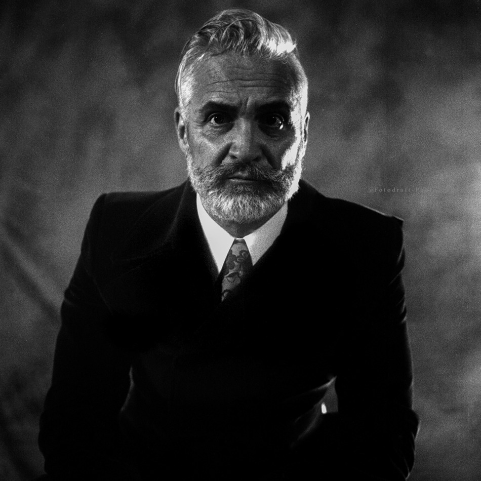 Sir Derek Hastings