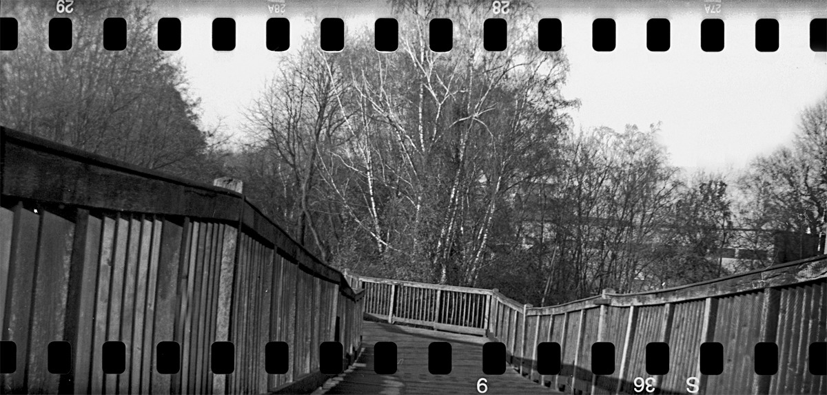 Fuszerka - krzywy most z dziurami