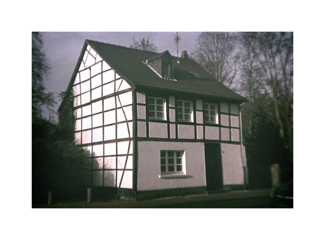 Biały domek