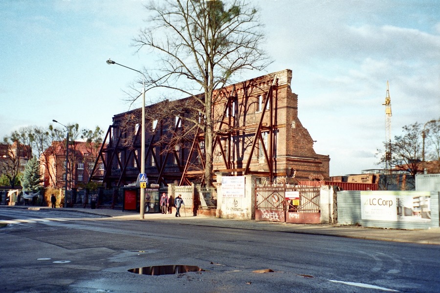 12 miesięcy później