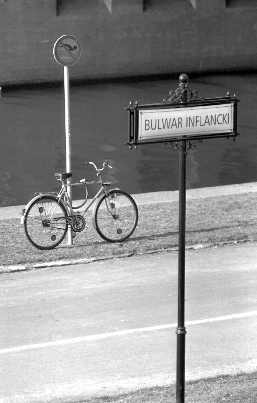 zakaz pływania