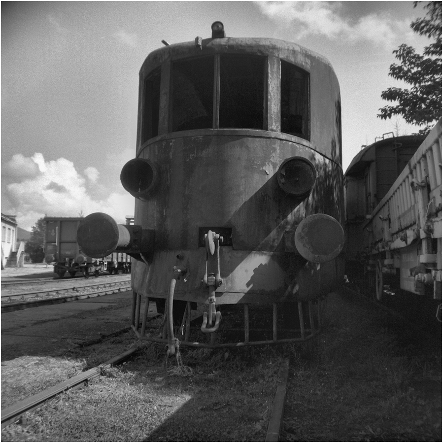 stoi na stacji lomokotywa...