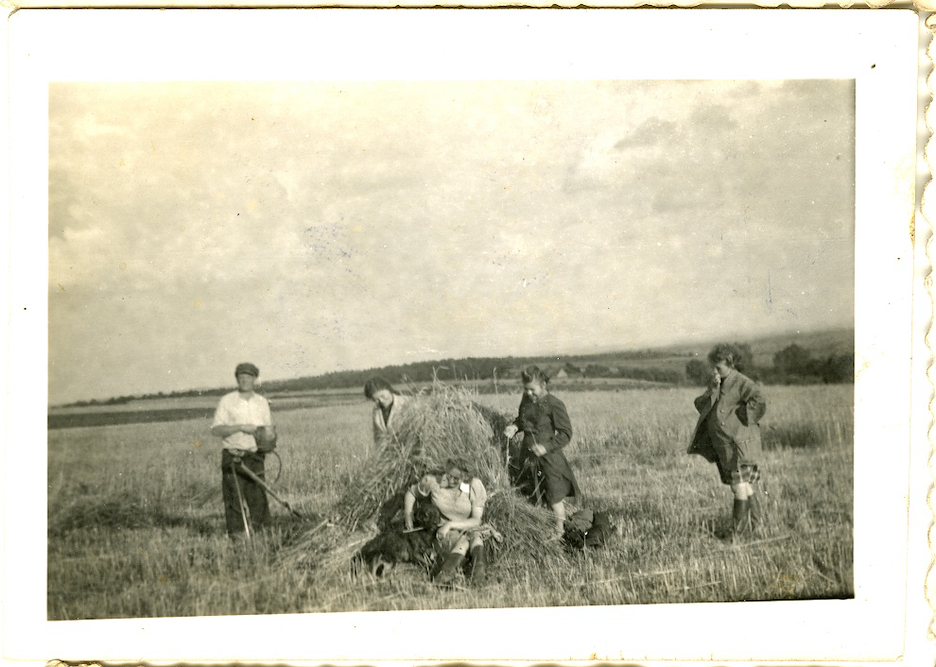 Żniwa, przerwa obiadowa l. 30te